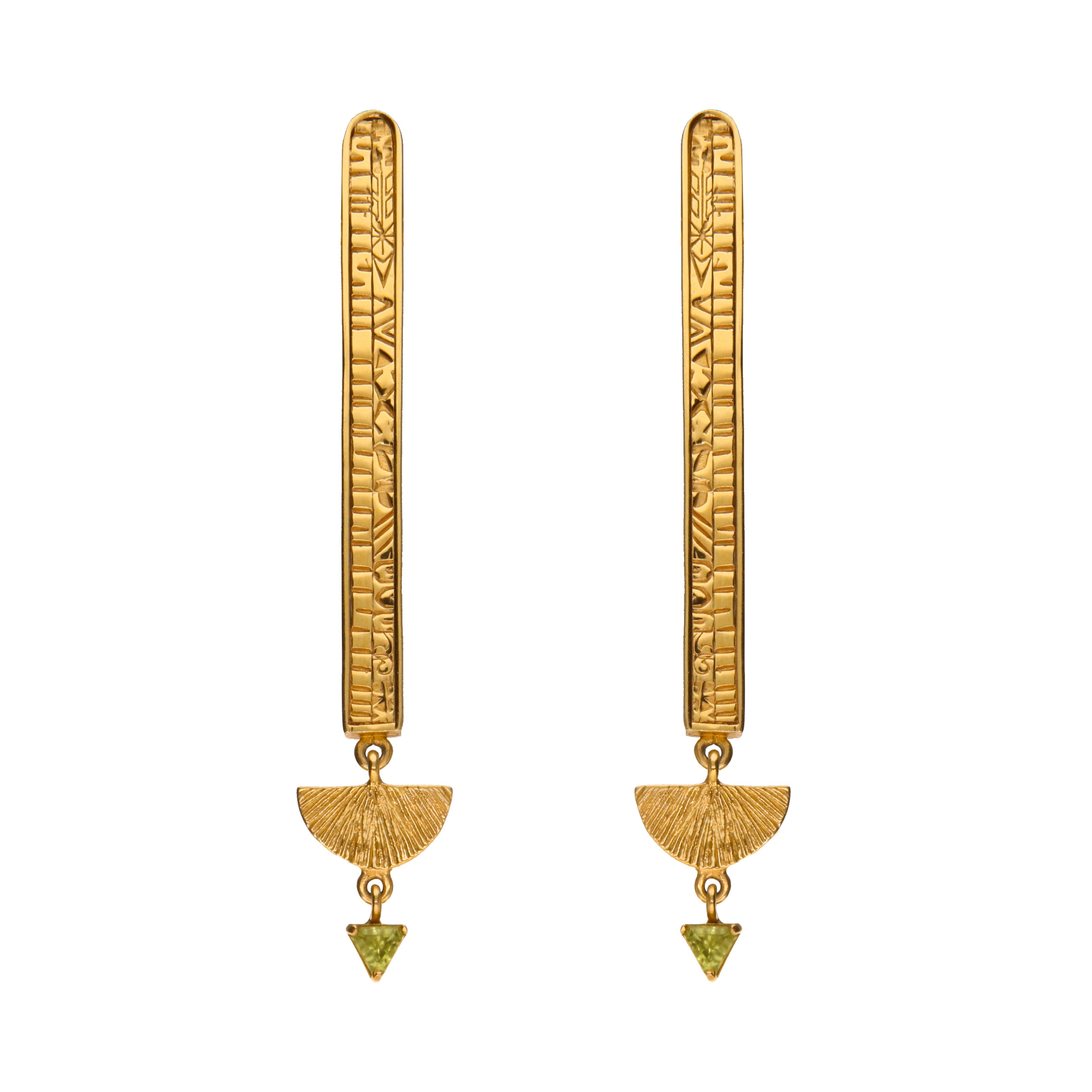 Buy online Gold Brass Studs Earring from fashion jewellery for Women by  Arch Fashion for ₹480 at 70% off | 2024 Limeroad.com